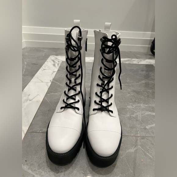 NOT FOR SALE - Micheal Kors White Combat Boots - black sole - Picture 3 of 7
